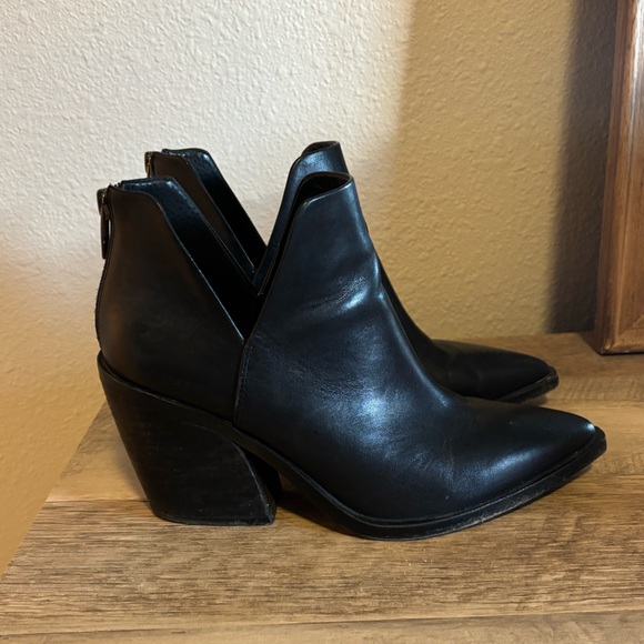 Vince Camuto Black Gigietta Booties Size 9 - Picture 4 of 6